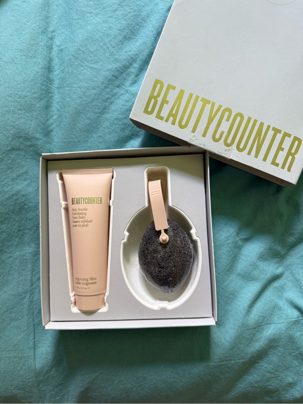 Beautycounter Blush Pink Foot Care Set with Black Exfoliating Pad